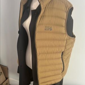 Mountain Hardwear Camel Puffer Vest